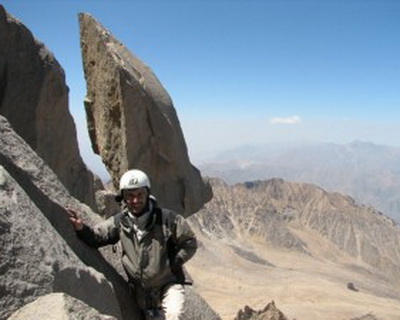 Վրաստանի Ուշբա լեռան վրա մնացած հայ լեռնագնացն ուղղաթիռ է խնդրում